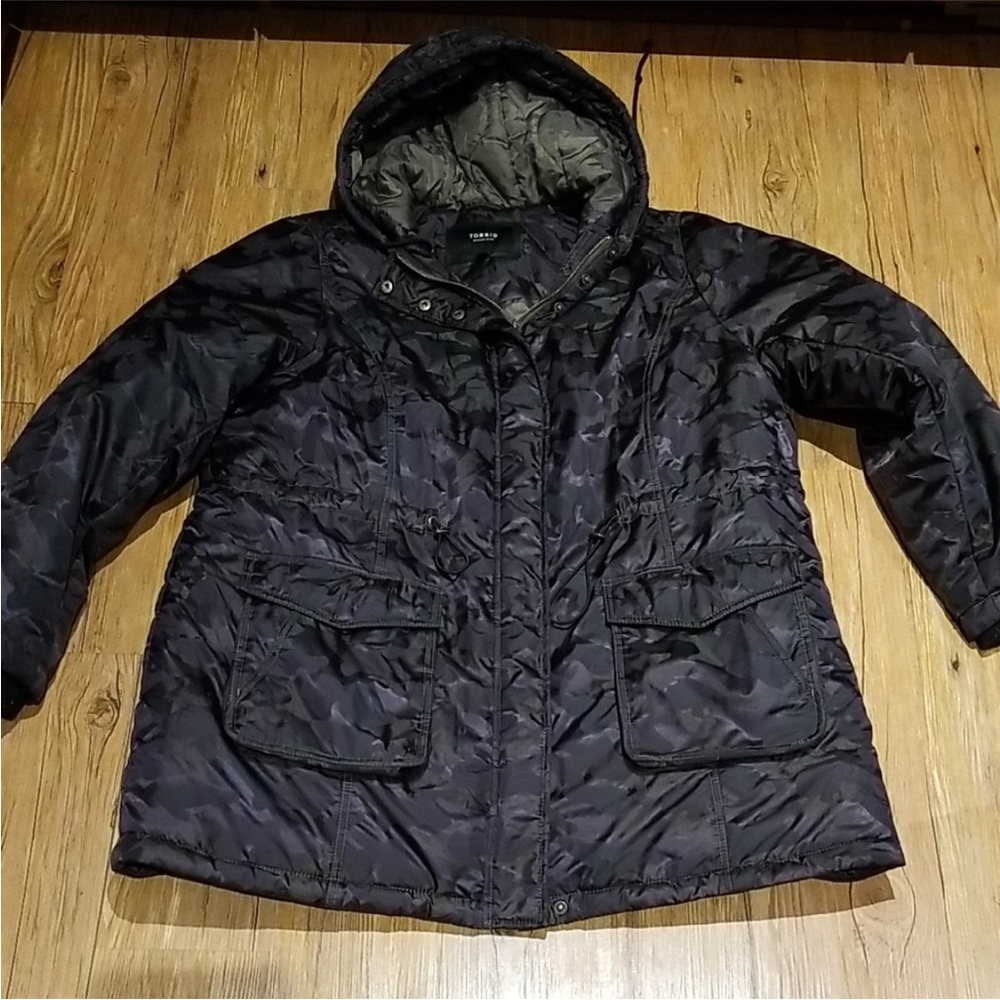 Torrid Black Hooded Puffer camo Jacket size 2 (2x)